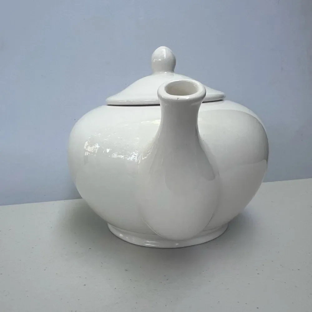 Vintage Pottery Barn BEE White China Tea Pot with mugs 8 oz